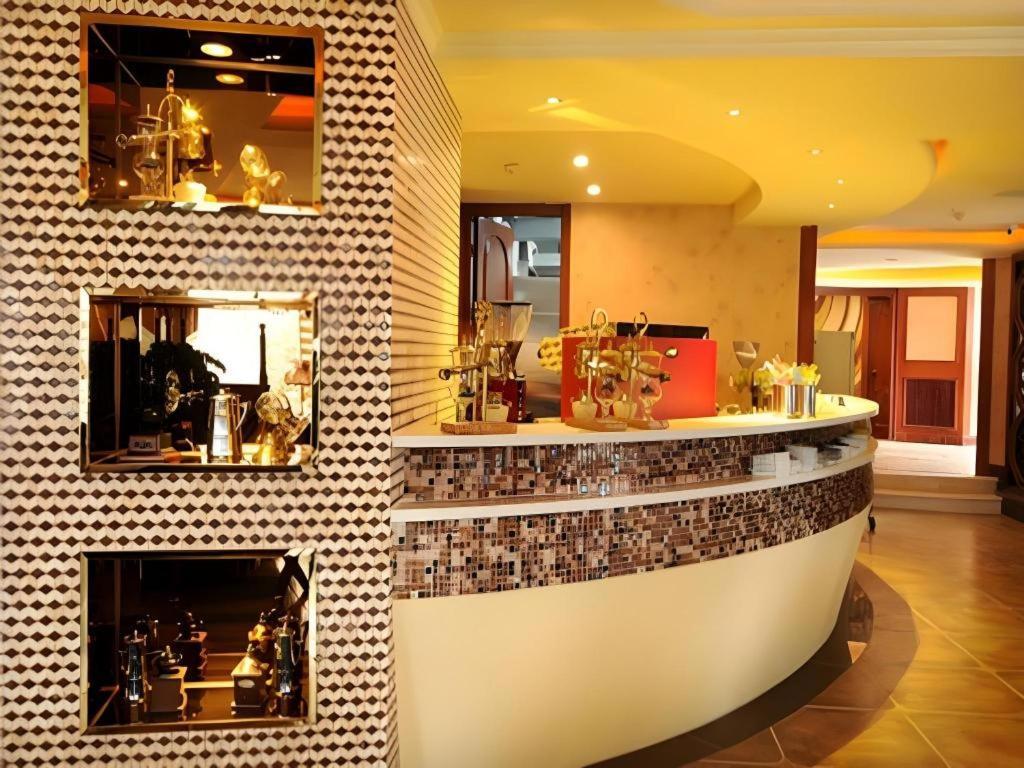 Chengdu French Theme Gold Palace Εξωτερικό φωτογραφία