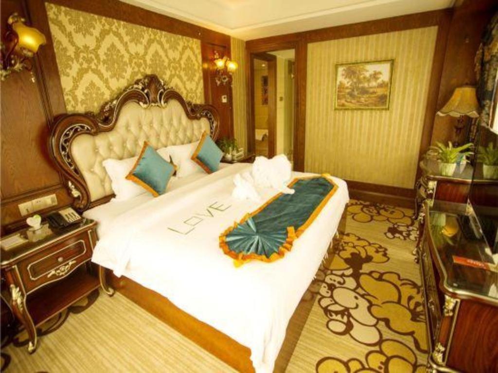 Chengdu French Theme Gold Palace Εξωτερικό φωτογραφία