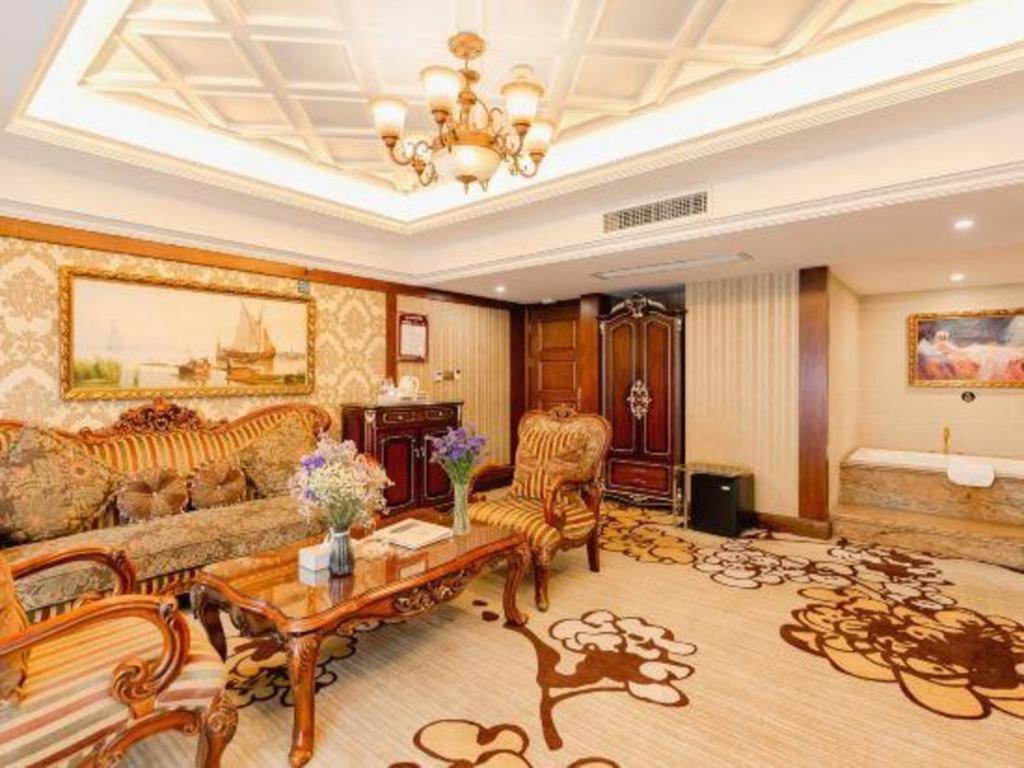 Chengdu French Theme Gold Palace Εξωτερικό φωτογραφία