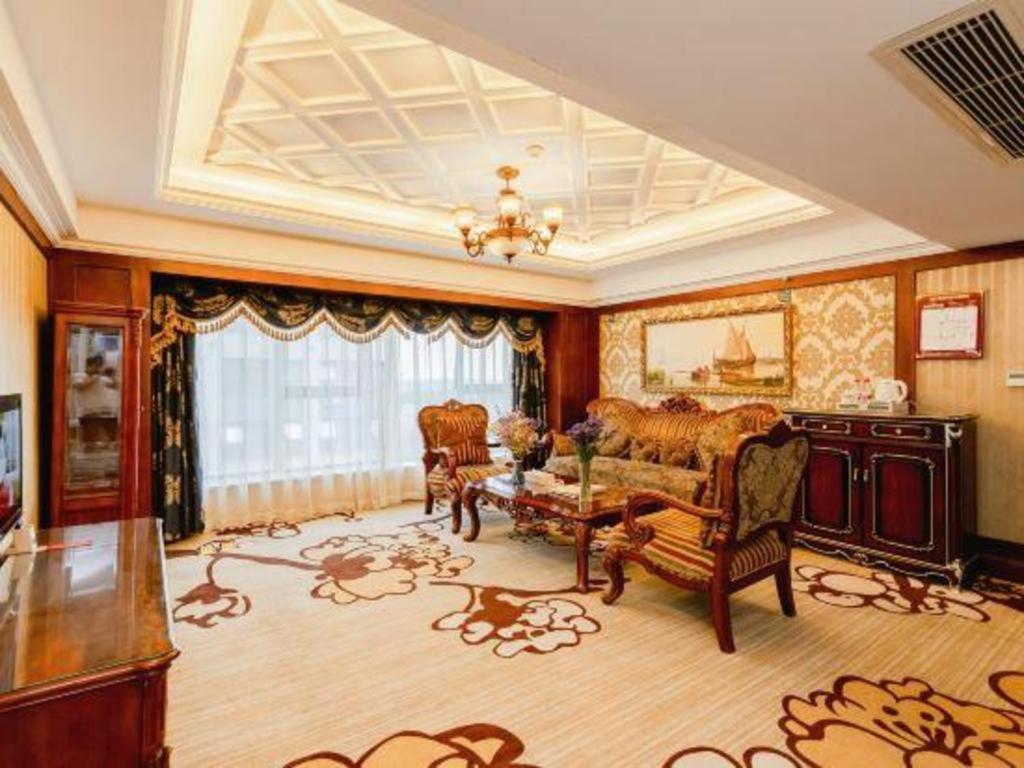 Chengdu French Theme Gold Palace Εξωτερικό φωτογραφία